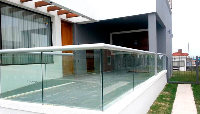 Balcón con Cristal + Perfil Champagne