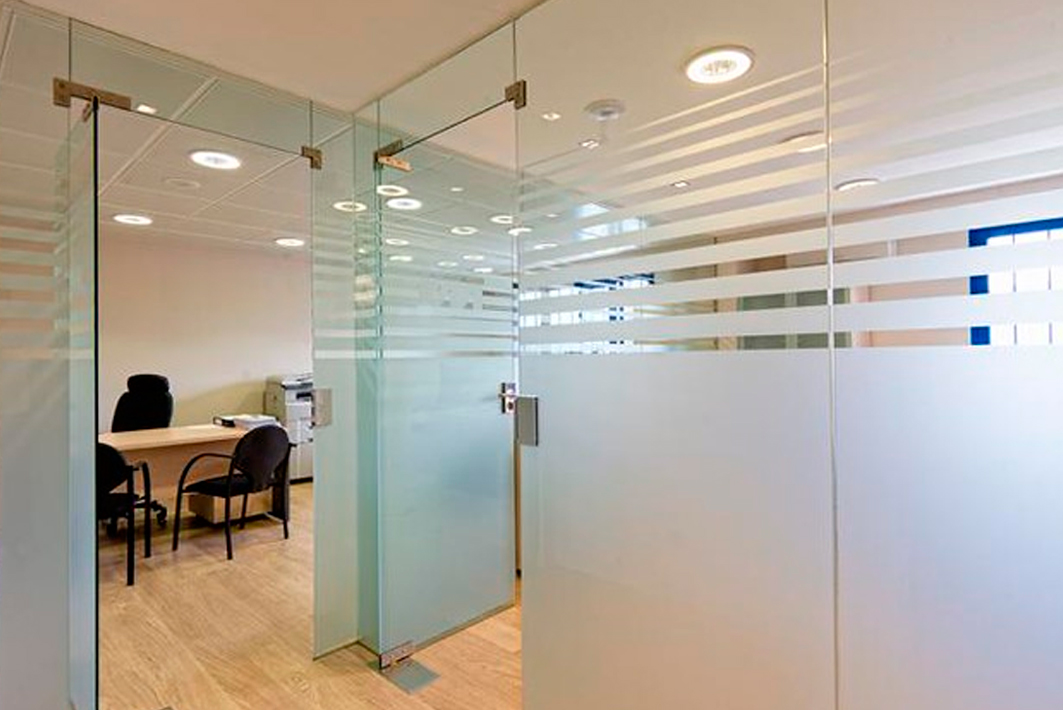 Mampara Batiente Incoloro con Freno