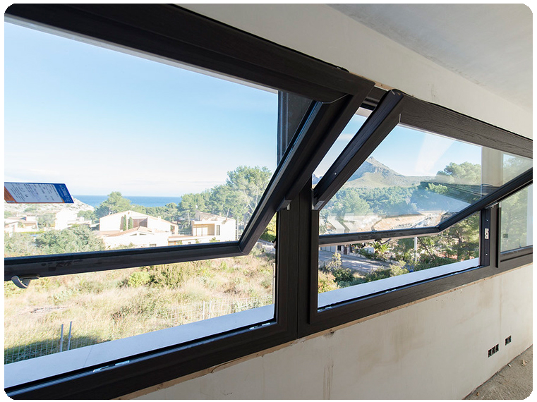 Ventana con Sistema Pivotante